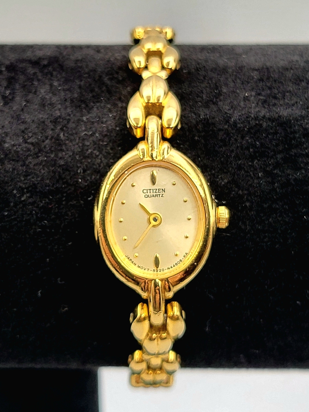 Vintage Citizen Quartz Gold Tone Jewelry Bracelet Watch + 2 Extra Links